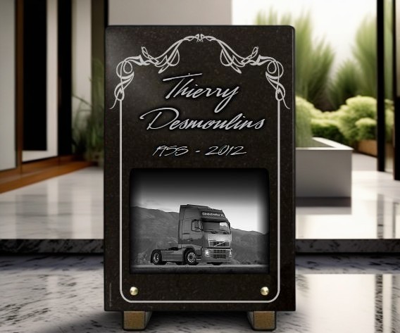 Plaque funéraire granit avec camion pour chauffeur