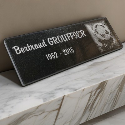 Plaque funéraire columbarium ballon de foot - RENAUD Gravure