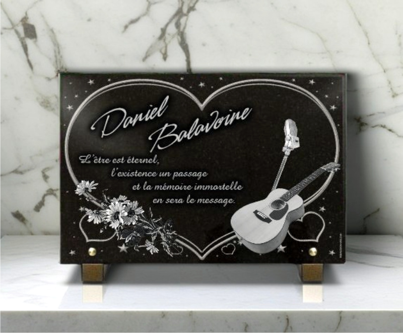 Plaque funéraire coeur, fleurs, guitare et micro - RENAUD Gravure