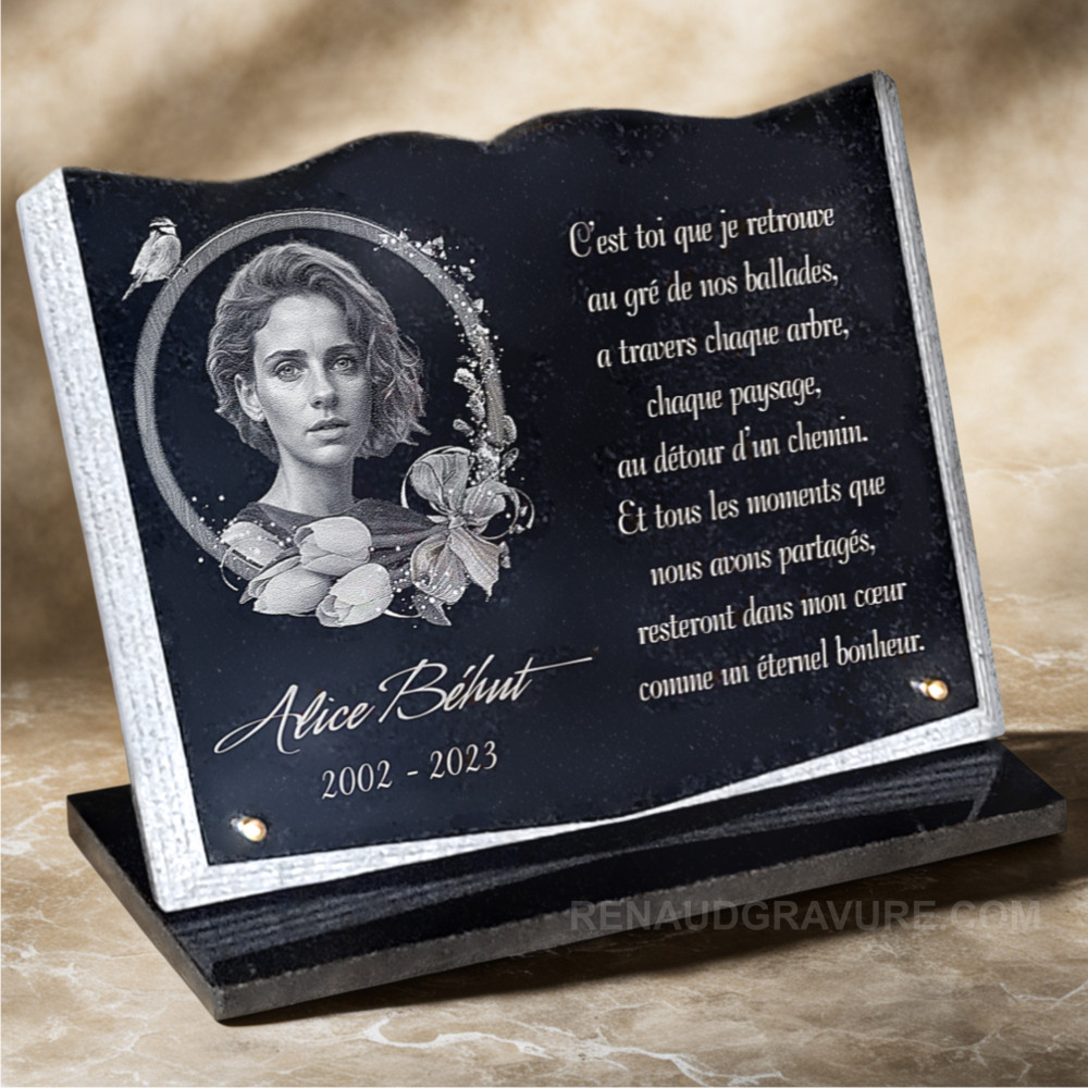 Plaque mortuaire sur mesure en granit forme livre avec photo portrait et fleurs