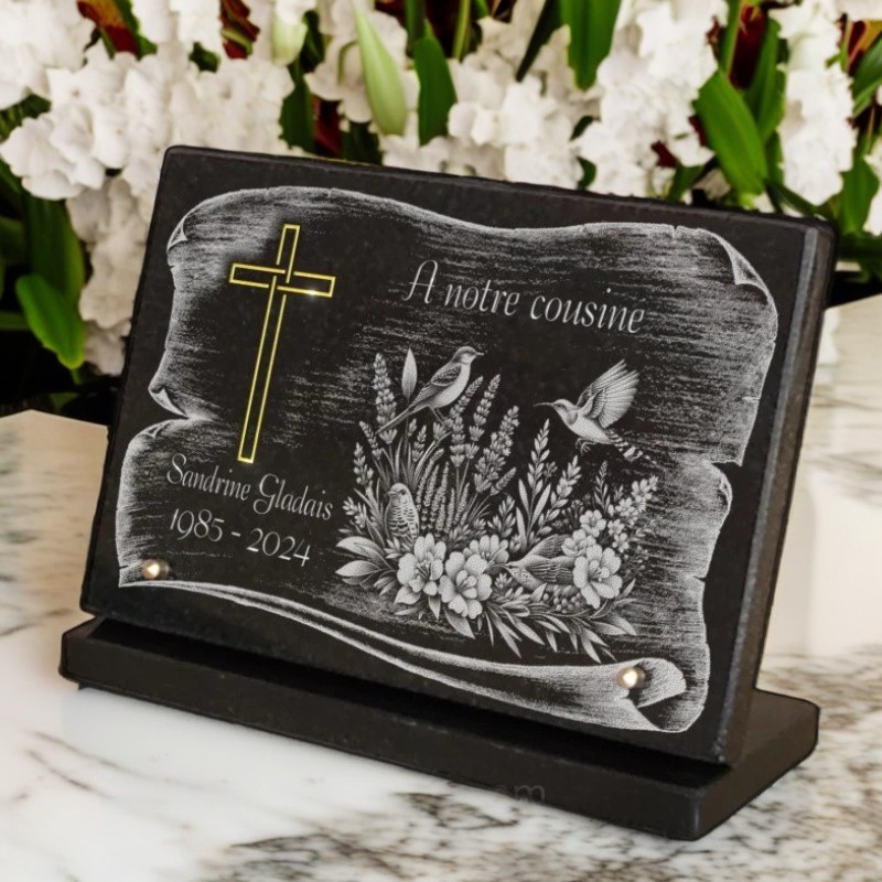 Cette plaque funéraire oiseaux et fleurs est personnalisable