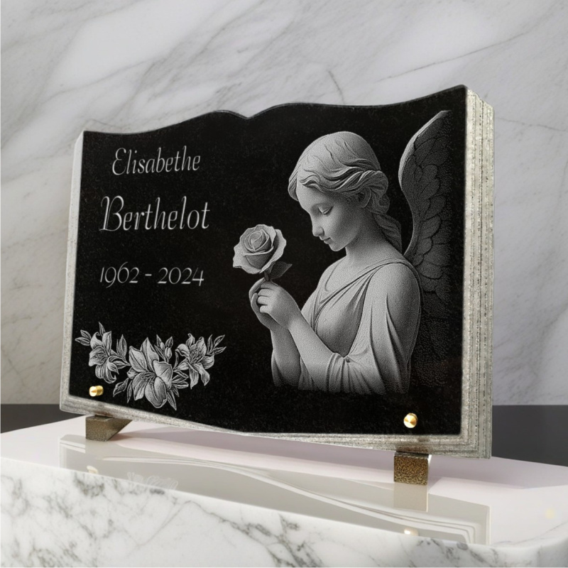 Plaque funeraire avec un ange, une rose et bouquet de fleurs