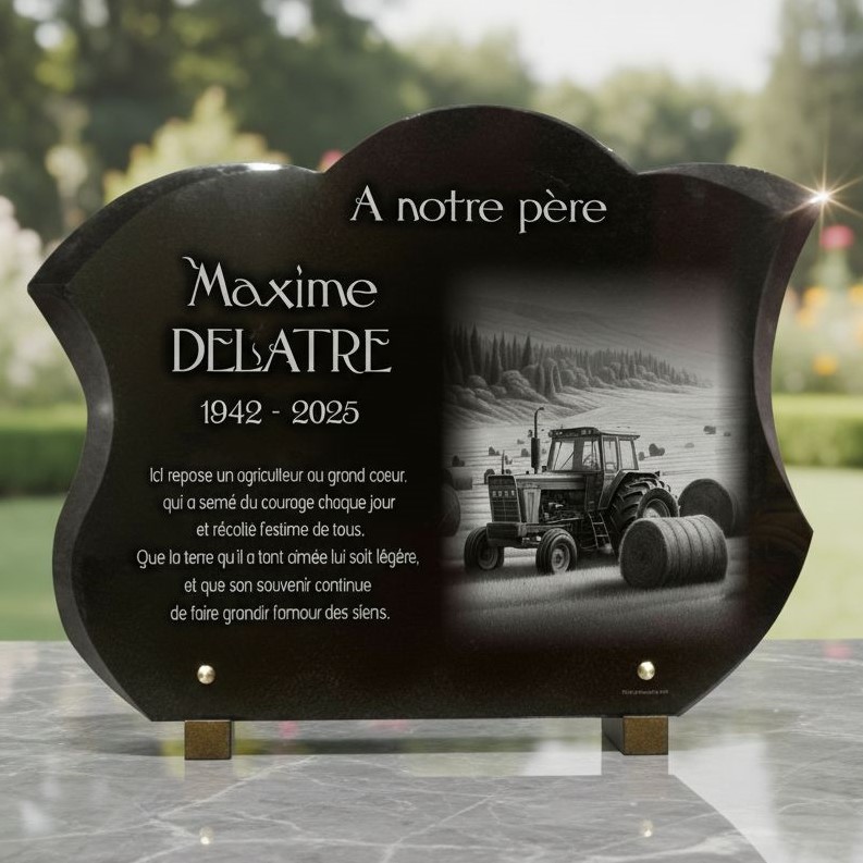 Plaque funeraire tracteur en granit noir galbé (40 × 30 cm) sur pieds métal