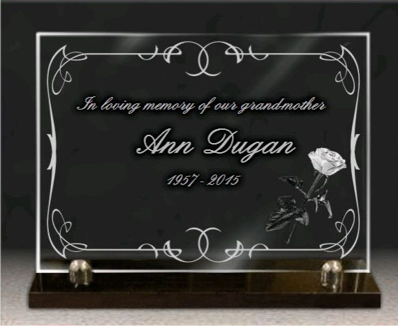 Memorial plaque glass . 25 x 35 cm.