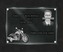 Placa de vidrio de luto grabada a atornillar. Retrato y moto