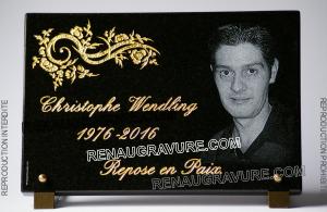 plaque de tombe avec photo