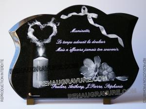 plaque mortuaire coeur, fleurs et bougie.