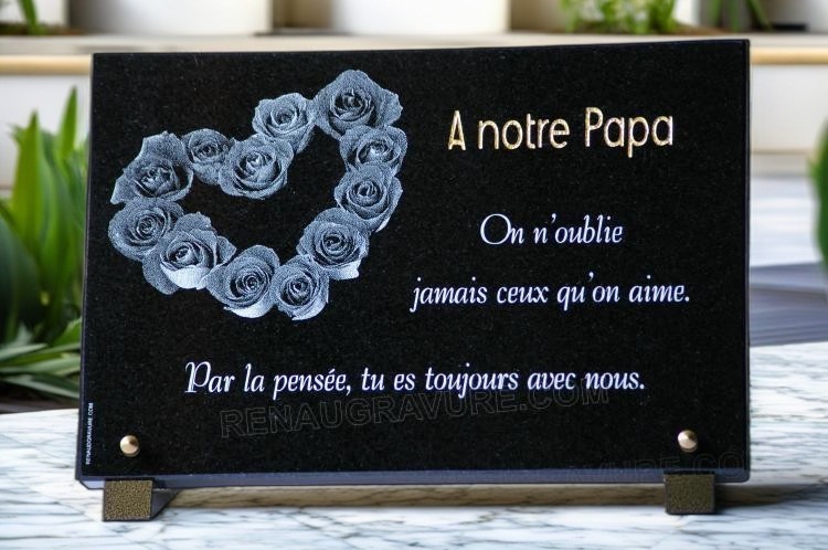 Placa funeraria de corazón con rosas