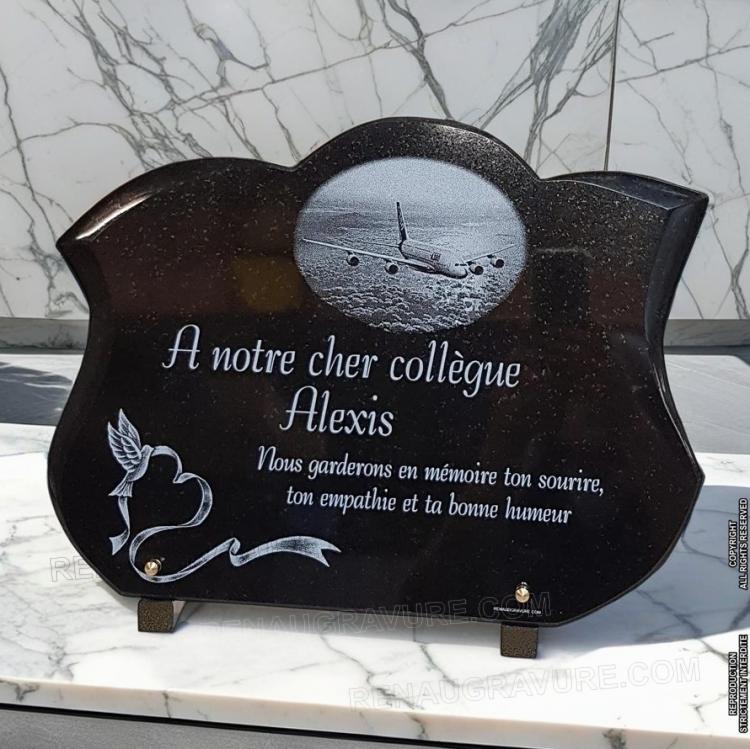 Plaque funeraire colombe, coeur et avion | RENAUD Gravure