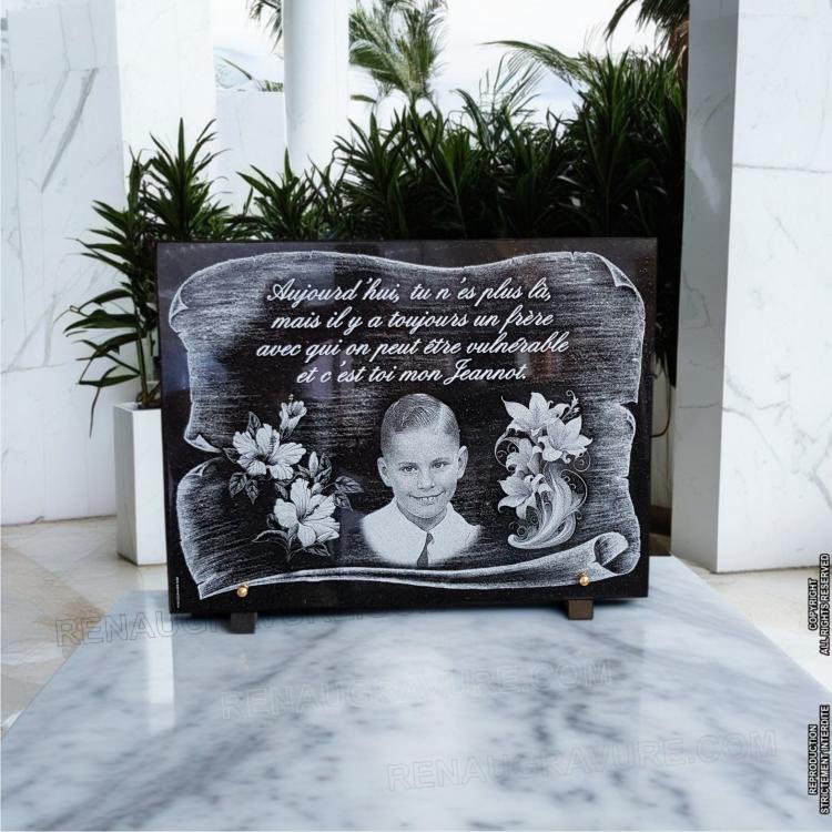 Plaque Funéraire Parchemin avec Portrait et Fleurs | Renaud Gravure