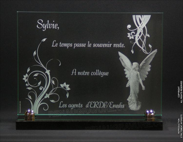 Plaque funéraire en verre, ange