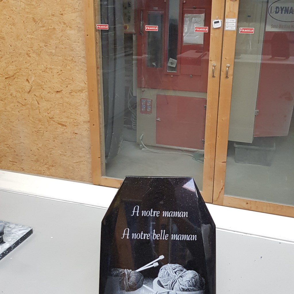 Plaque funeraire personnalisee 20260123 110219