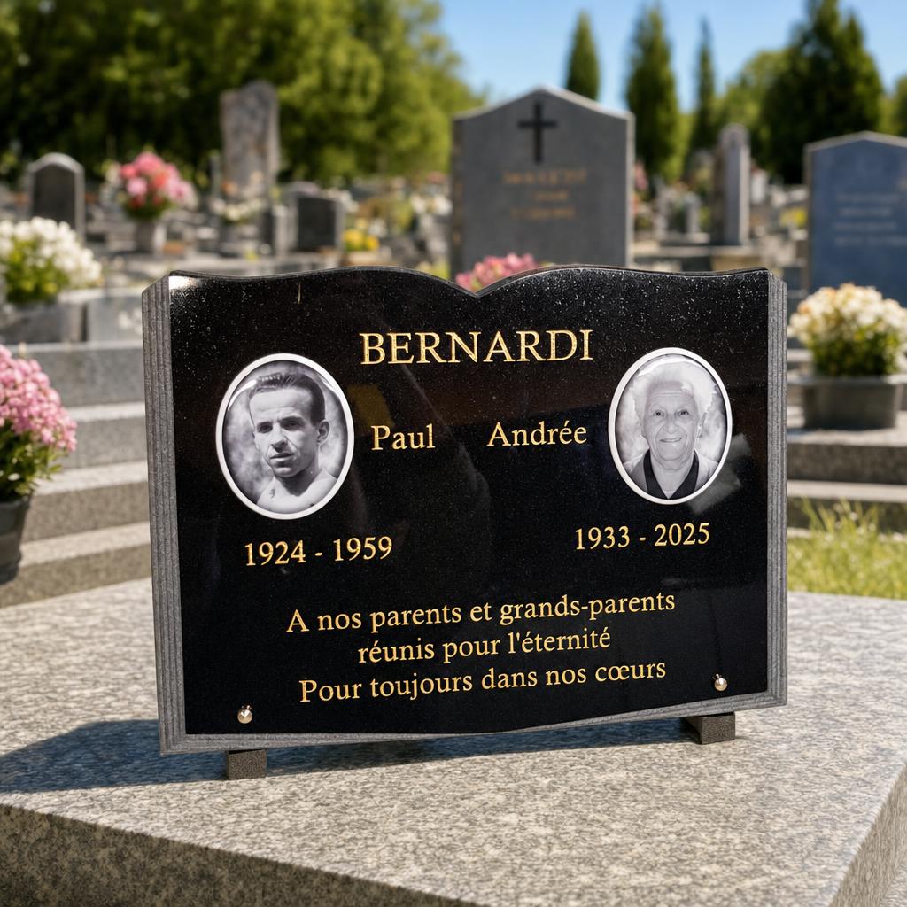 Plaque funéraire en granit noir avec portraits et gravure dorée