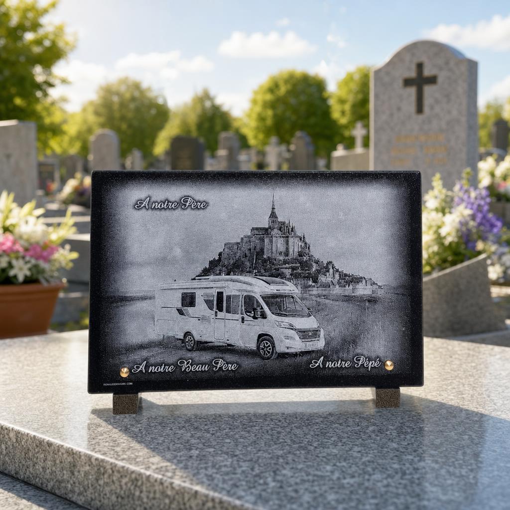 Plaque funéraire personnalisée avec gravure du Mont-Saint-Michel et camping-car