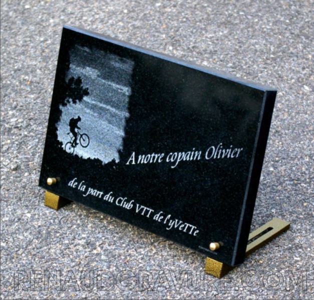 plaque funéraire cycliste