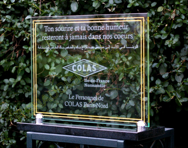 Plaque funeraire en verre avec chasseur