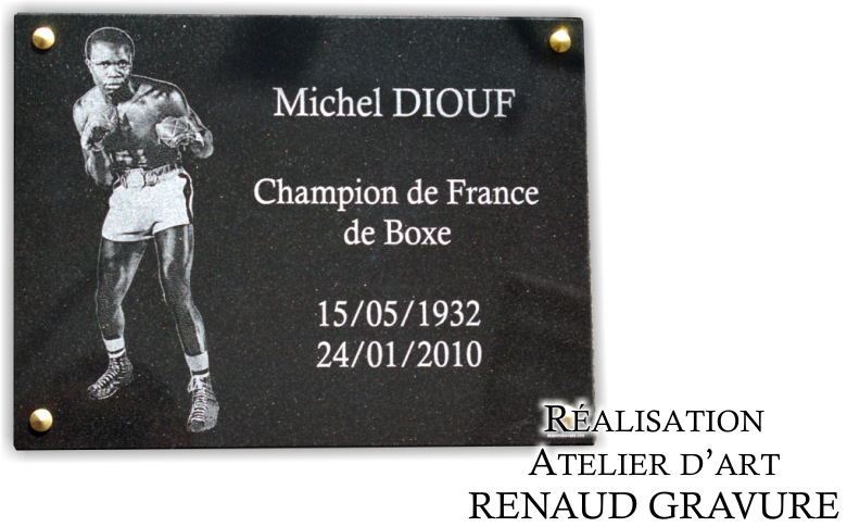 Plaque funéraire boxeur