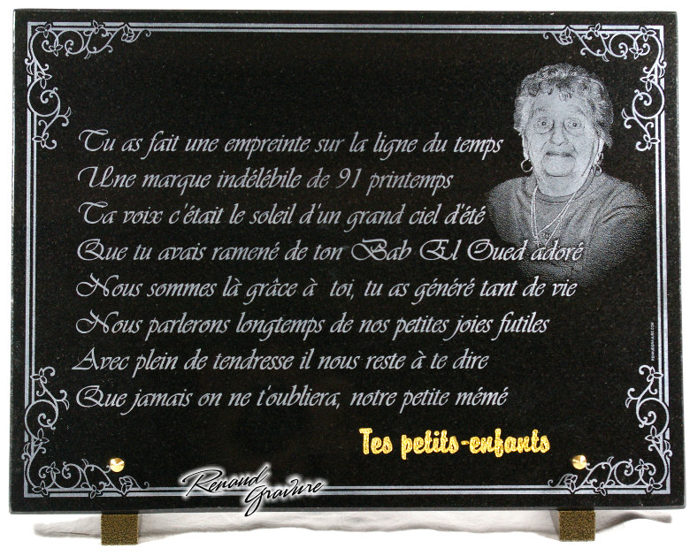 Plaque avec grand texte et petite photo