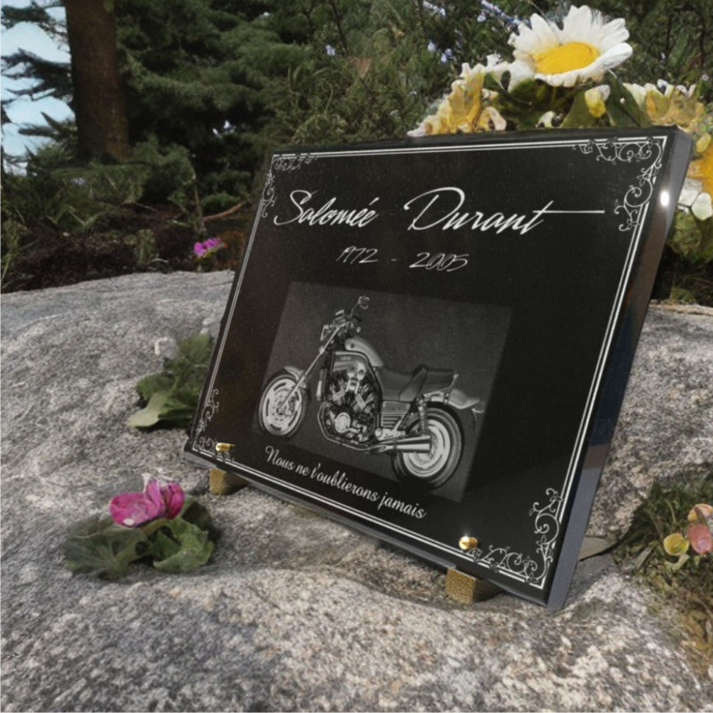 Plaque funéraire personnalisée en granit avec moto